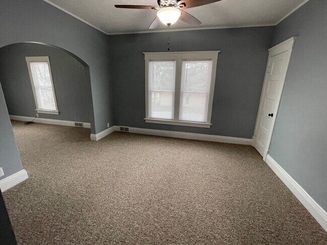 Building Photo - 419 N 6th St