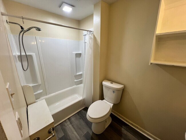 Building Photo - 23-25-25 Dale St