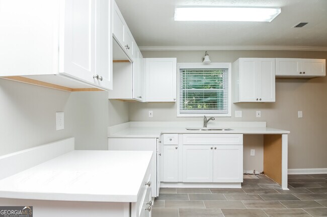 Building Photo - 3075 Palomino Dr