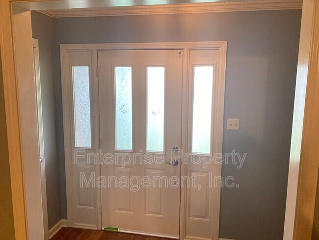 Building Photo - 3840 Charbon Ln