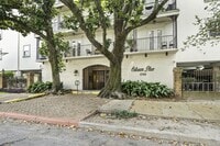 Building Photo - 1765 Coliseum St