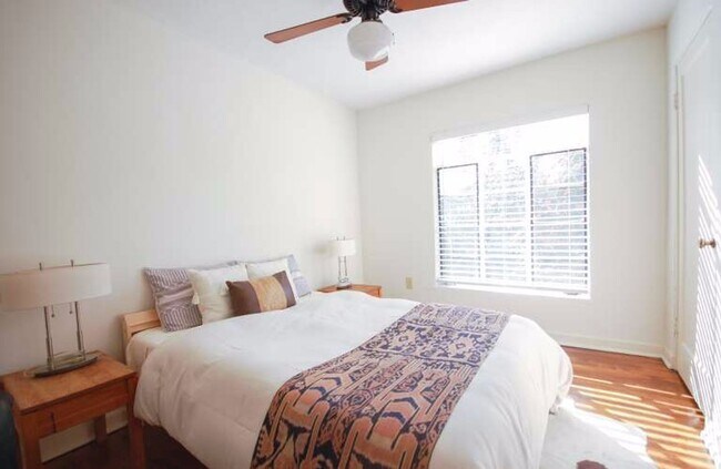 Building Photo - J01