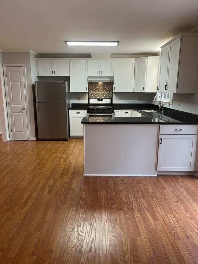 Building Photo - Brookstone Home Available for Pre-Leasing