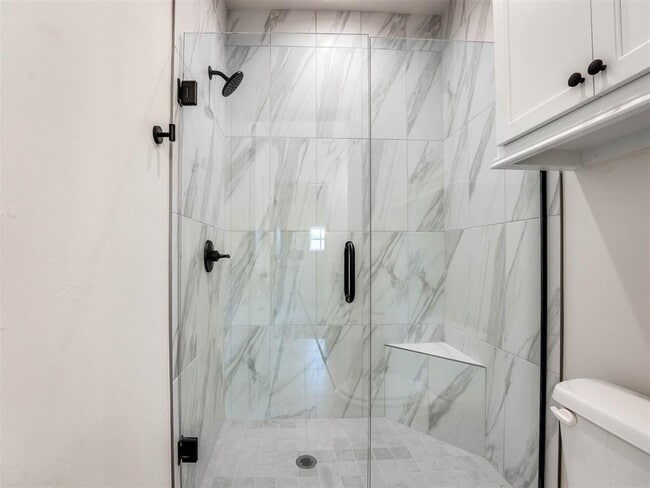 Building Photo - 628 Harbor Town Dr