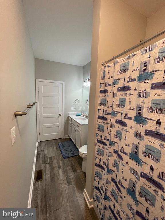 Building Photo - 325 2nd St