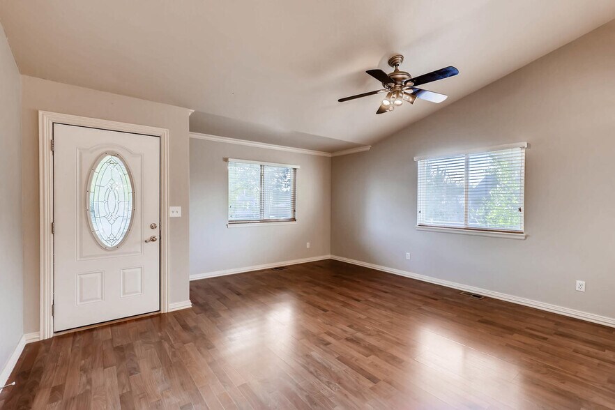 New paint in all rooms - 802 S Tyler Ave