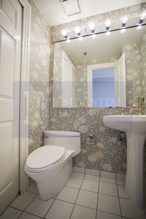 Building Photo - 389 Commonwealth Ave