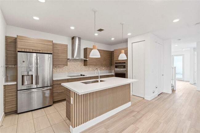 Building Photo - 10441 NW 66th St