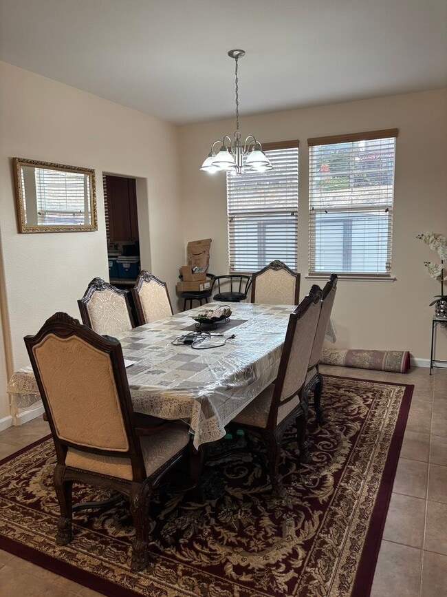 Building Photo - Pittsburg 4 bd, 2.5 ba charming home in excellent location!