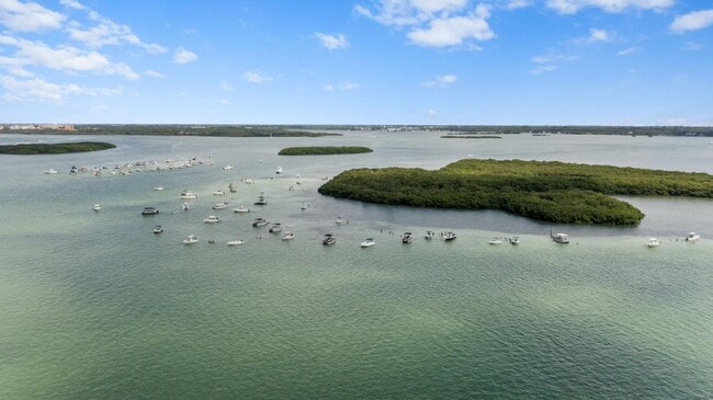 Building Photo - 1 Key Capri