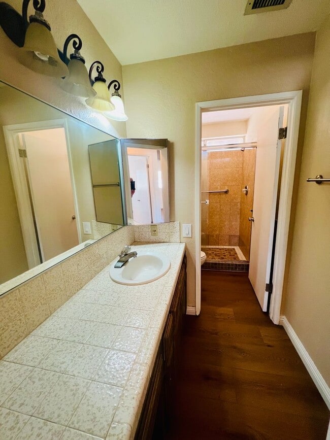 Building Photo - 3-Bedroom Hesperia Home on a Large Lot!