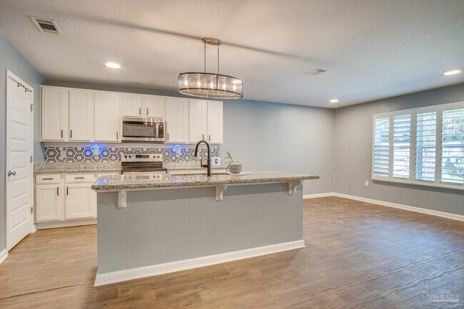 Building Photo - 4668 Red Oak Dr