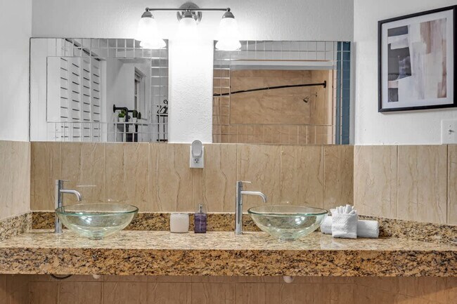 Building Photo - 18715 NW 10th Ct