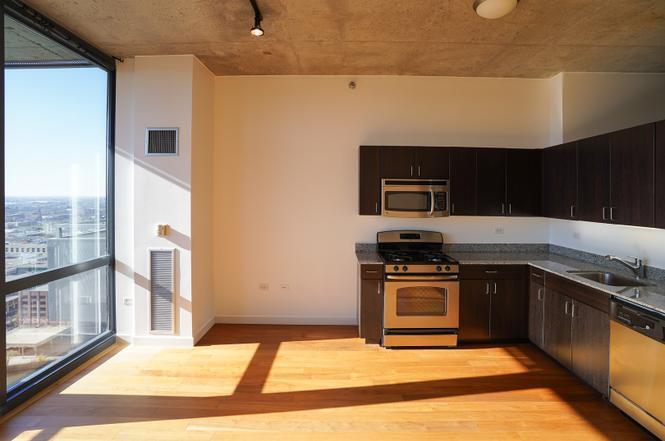Building Photo - 235 W Van Buren St