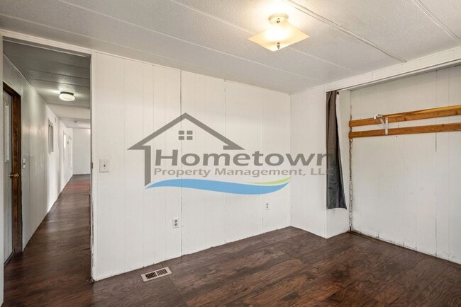 Building Photo - 2 Bedroom 1 Bath Home Available in Sagle's...