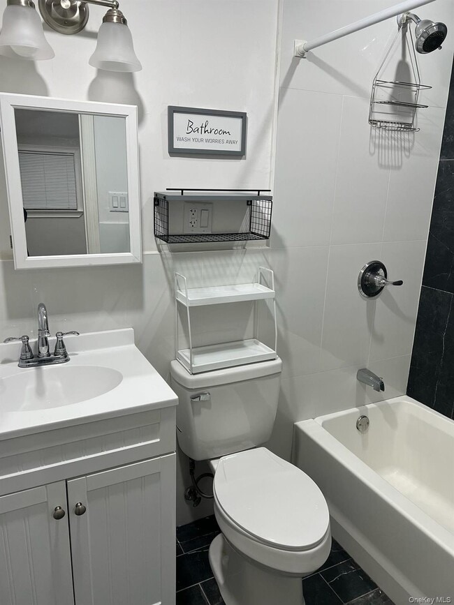 Building Photo - 144-10 230th Pl