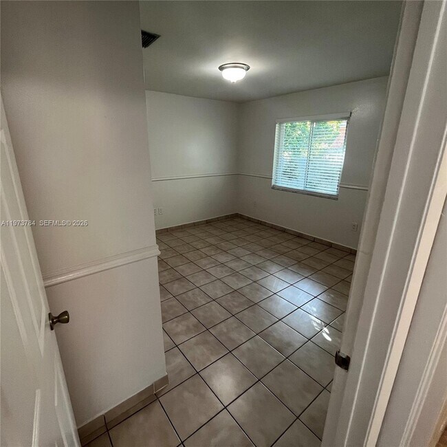 Building Photo - 3156 SW 16th St