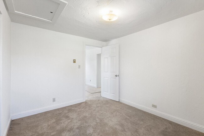 Building Photo - 2510 Eagle Ave