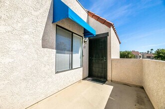 Building Photo - AVAILABLE June 1 - Showing available NOW