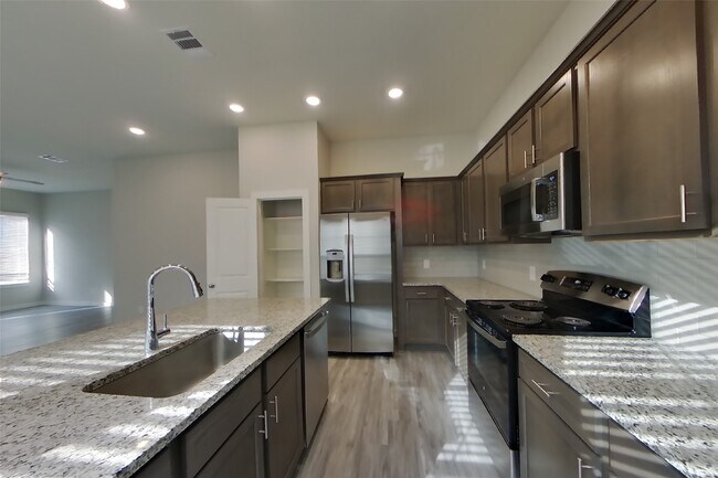 Building Photo - 9835 Willow Creek Commerce Dr