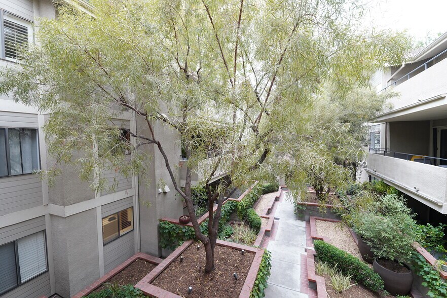 Building Photo - 1000 E California Blvd