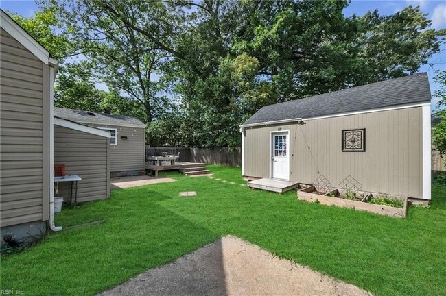 Building Photo - 1336 Maplewood Ave