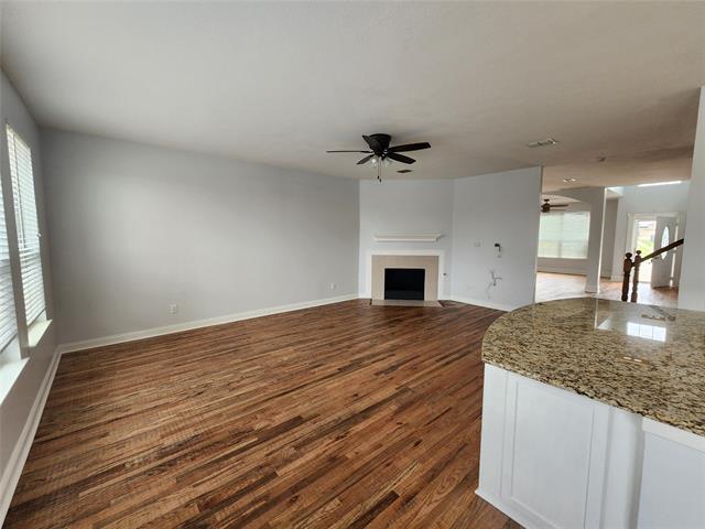 Building Photo - 529 Roundrock Ln