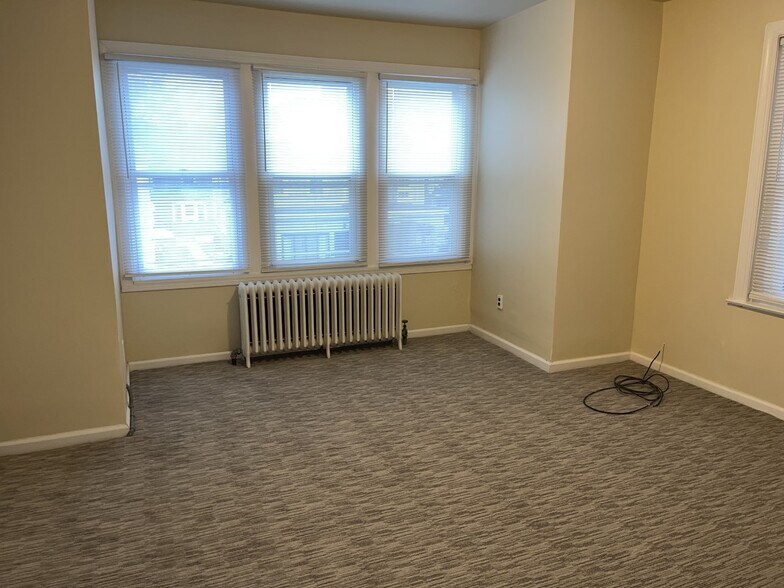 1st bedroom - 1504 68th Ave