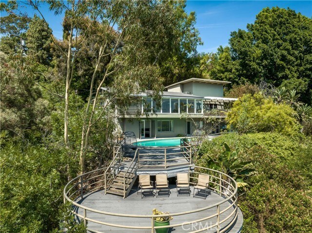 Building Photo - 2870 Benedict Canyon Drive