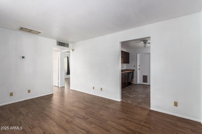 Building Photo - 1209 S Roosevelt St