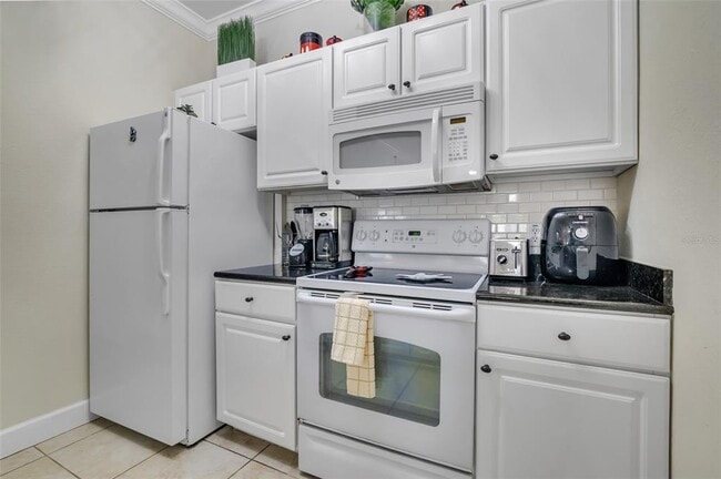 Building Photo - 2960 Lucayan Harbour Cir
