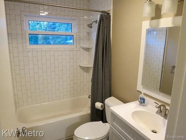 Building Photo - 173 Elmsford Dr