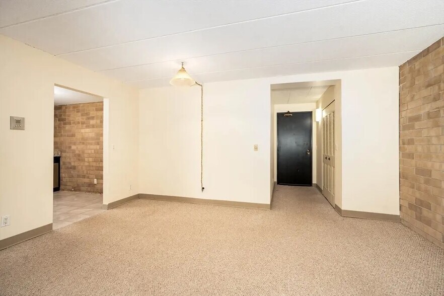 Building Photo - 185 Quincy Shore Dr