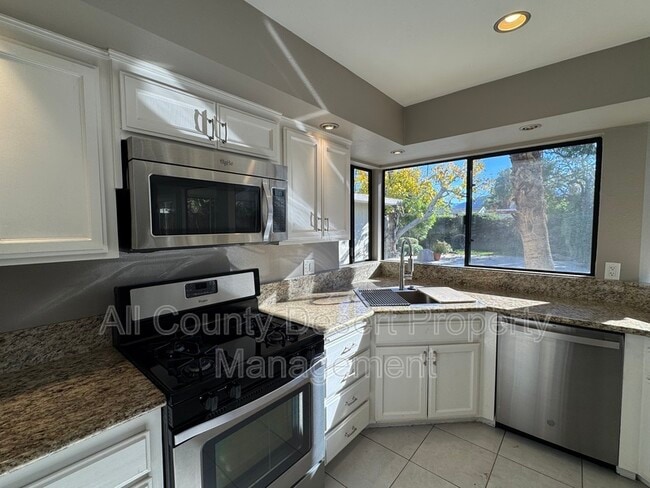 Building Photo - 70181 Sun Valley Dr