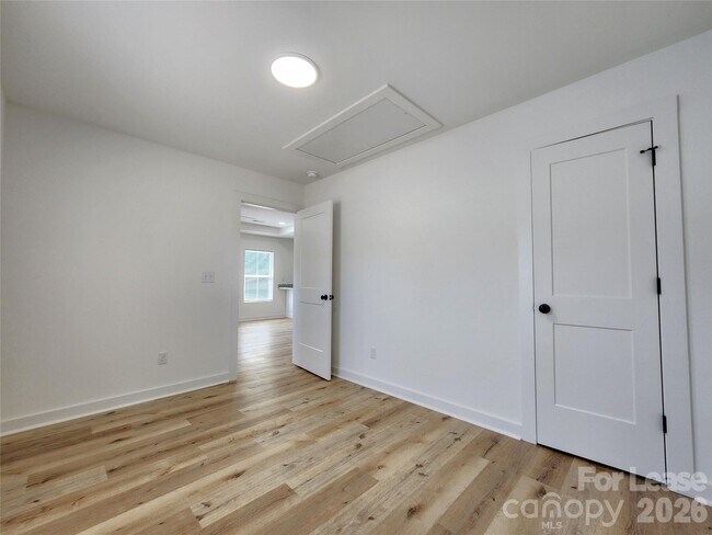 Building Photo - 310 Pope St