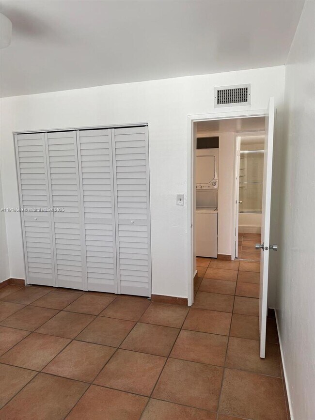 Building Photo - 5731 NW 37th St