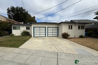 Building Photo - Remodeled 2 Bedroom Duplex with Private Ba...