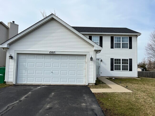 Primary Photo - 1327 Fox Chase Dr