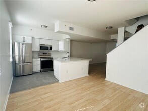 Building Photo - 2801 NE 185th St