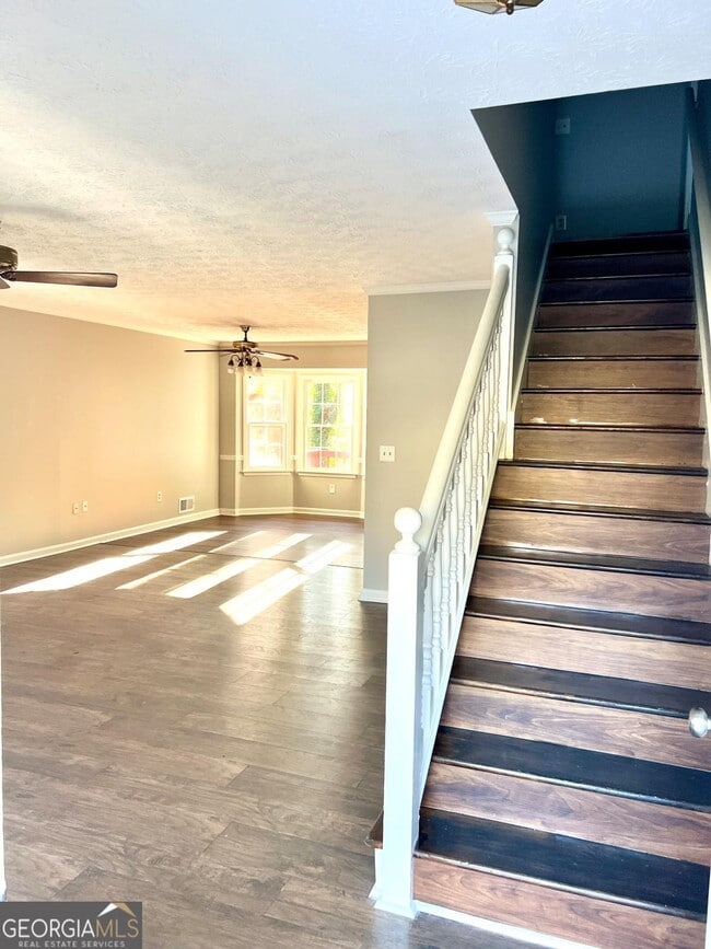 Building Photo - 3990 Rocmar Dr