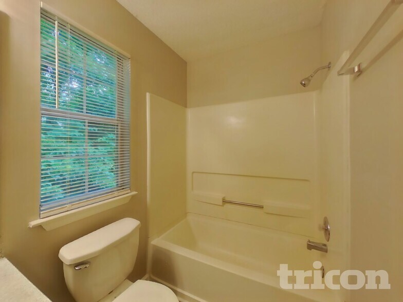 Building Photo - 7019 Hunter Gln Dr