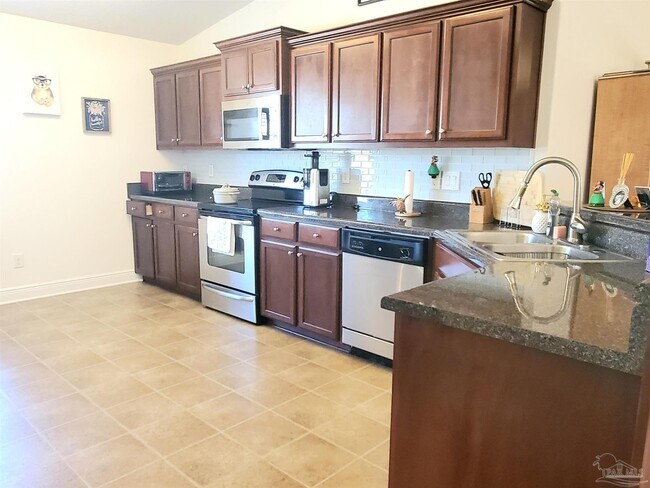 Building Photo - 2200 Somerville Ct