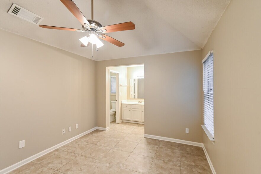 Building Photo - 3542 E Regency Park Cir