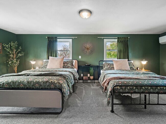 Building Photo - 2804 6th St