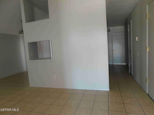 Building Photo - 11957 Picasso Dr