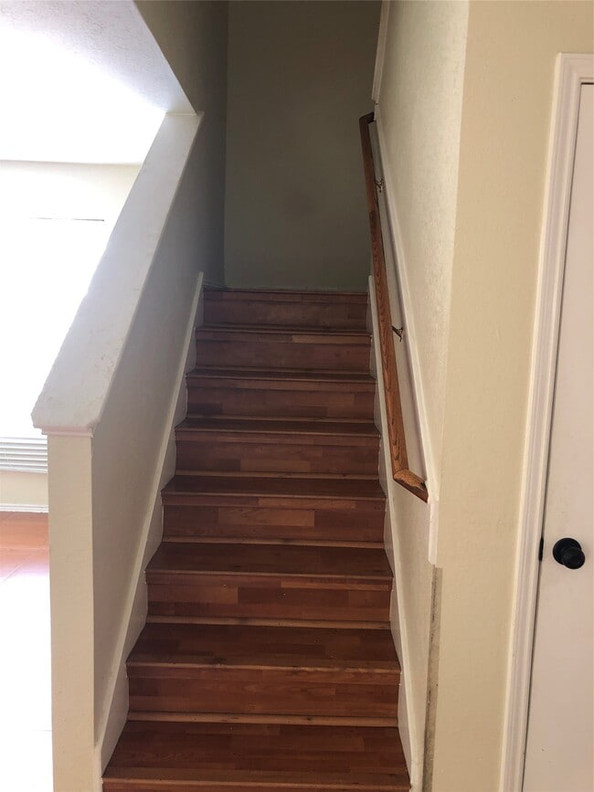 Building Photo - 9515 Eaglewood Spring Dr