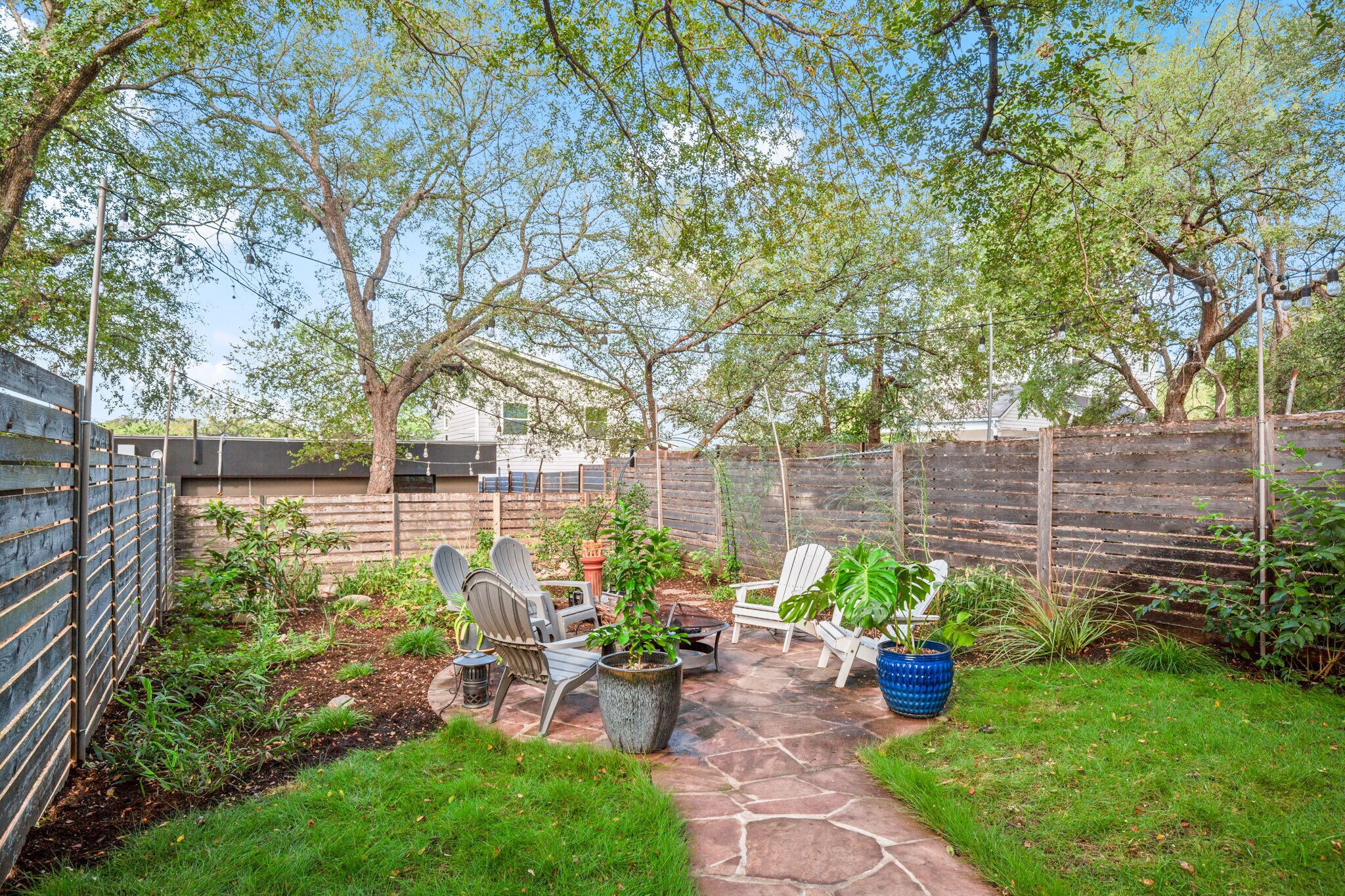 Building Photo - 1220 Delano St