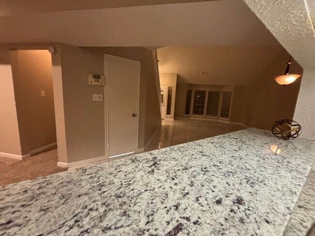 Building Photo - 15334 Oak Terrace Dr