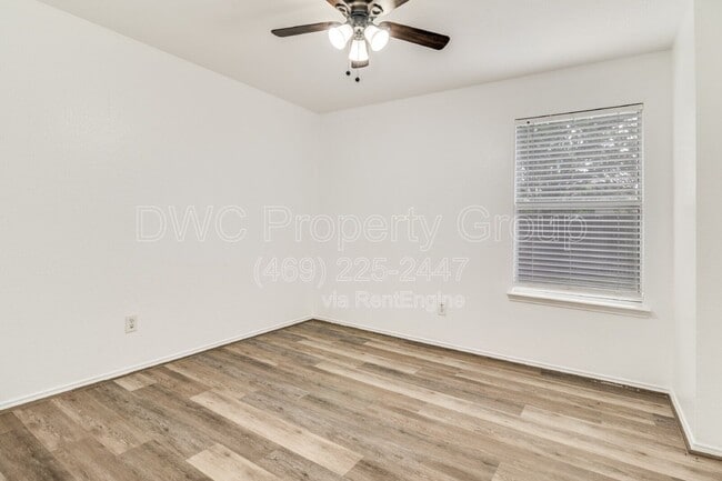 Building Photo - 1002 Manassas Dr