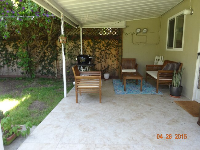 Building Photo - 382 La Perle Pl